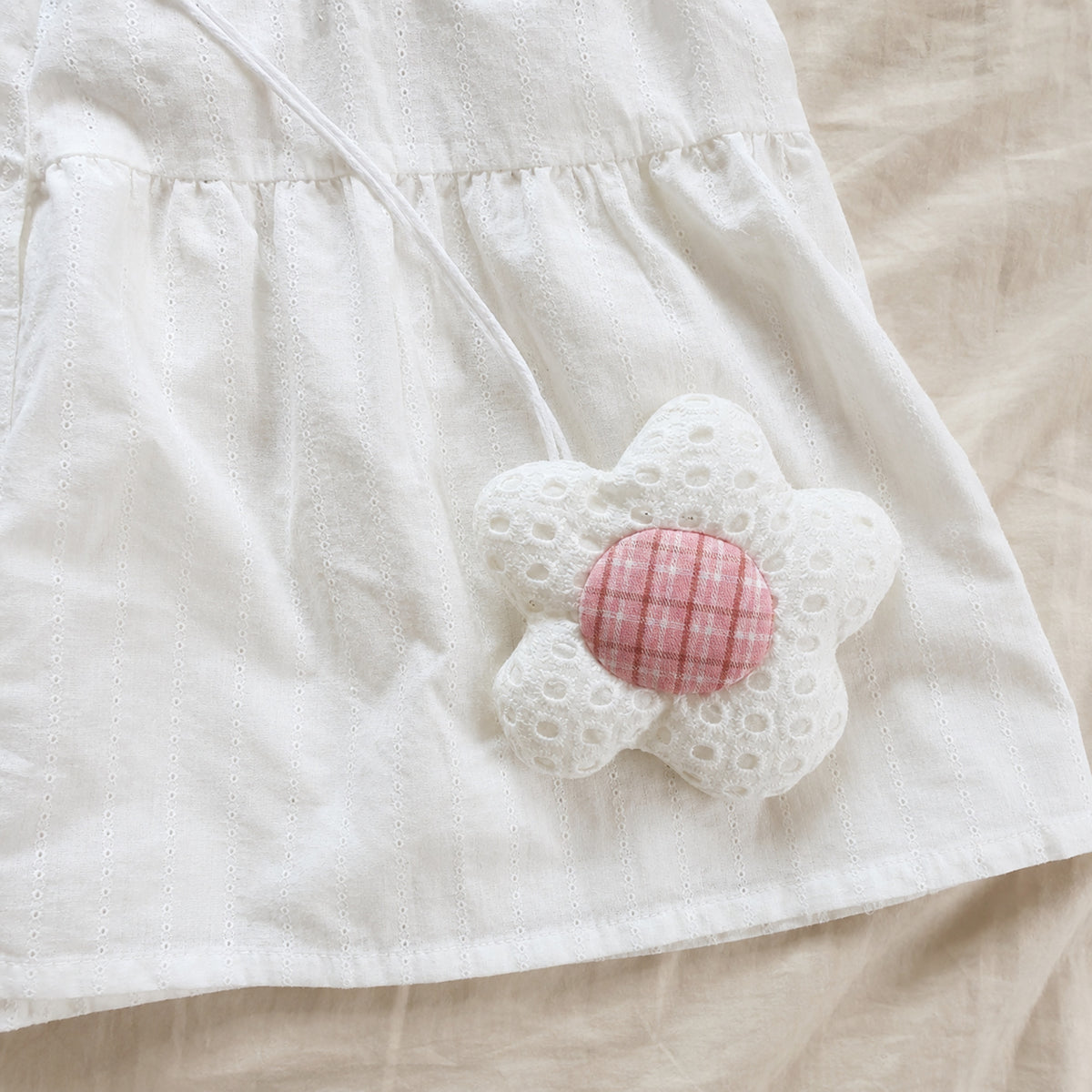 Dimensional flower pocket with gingham center